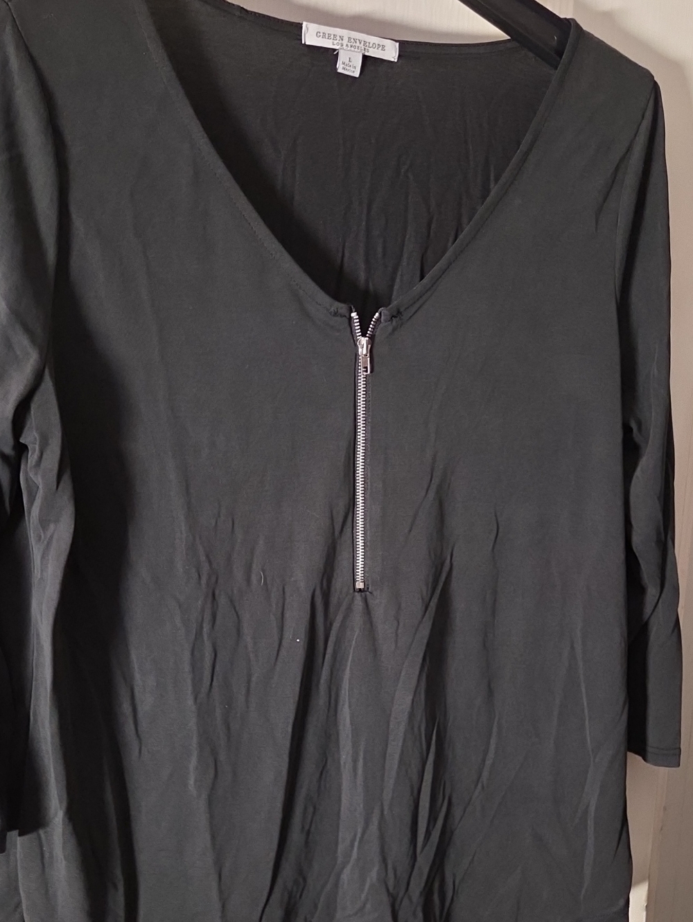 Green Envelope Black V-Neck Long Sleeve Top with Front Zip